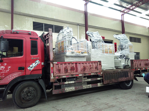 高速立式成型機(jī)出機(jī)6臺到惠州再次證明了它受到的青睞 高速立式成型機(jī)出機(jī)6臺到惠州再次證明了它受到的青睞